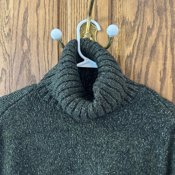 LOFT Dark Green Sparkly Short Sleeve Knit Turtleneck Poncho Sweater Medium NWT - Picture 5 of 8